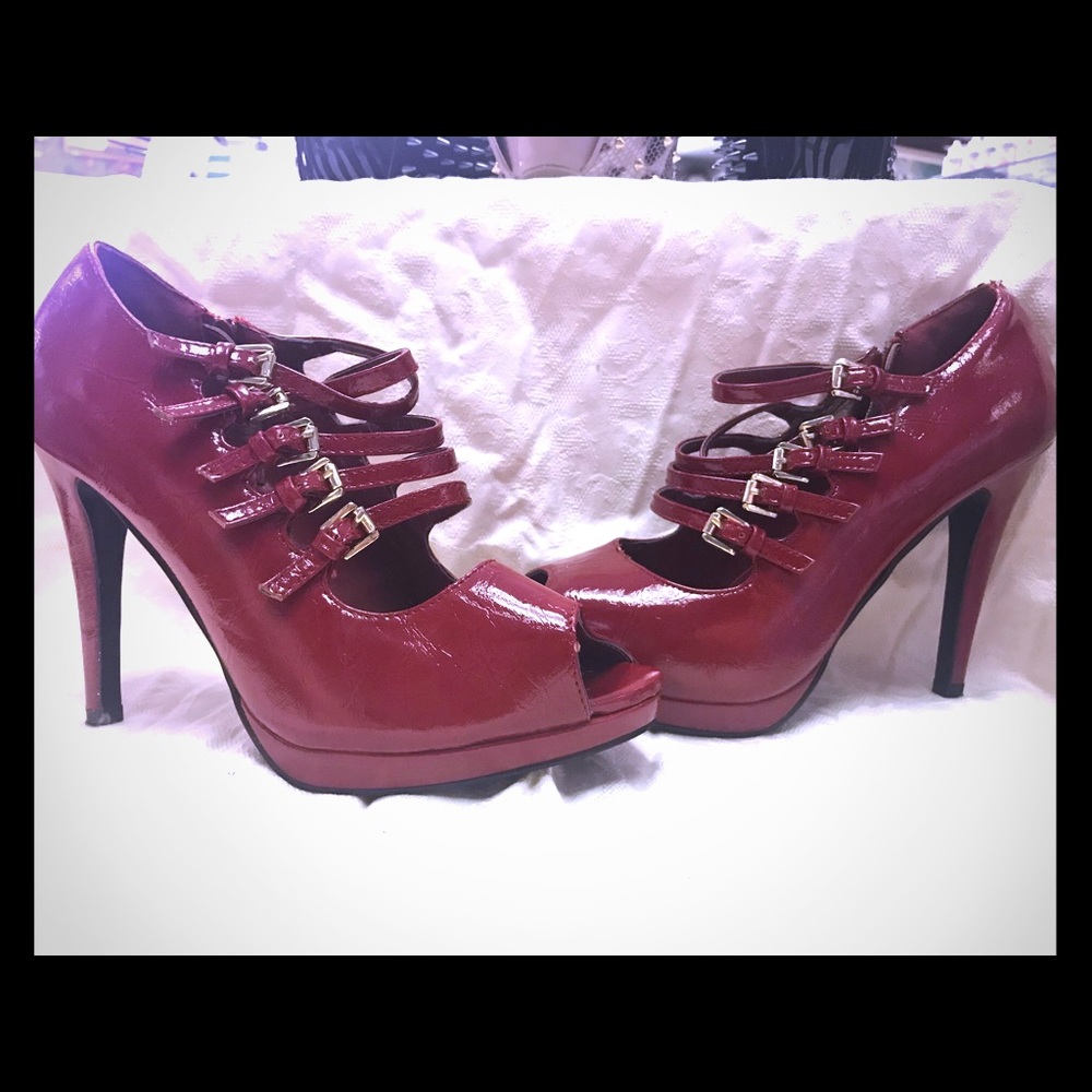 Red pumps